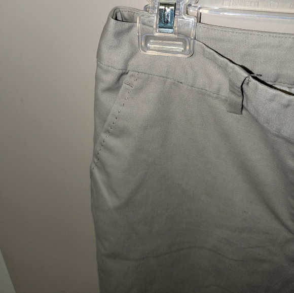 Tahari Women's Capri Pants Size 8 - Picture 4 of 6